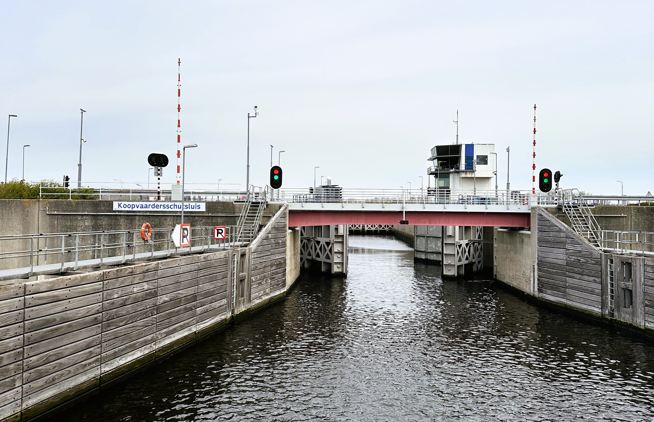 Koopvaardersschutsluis