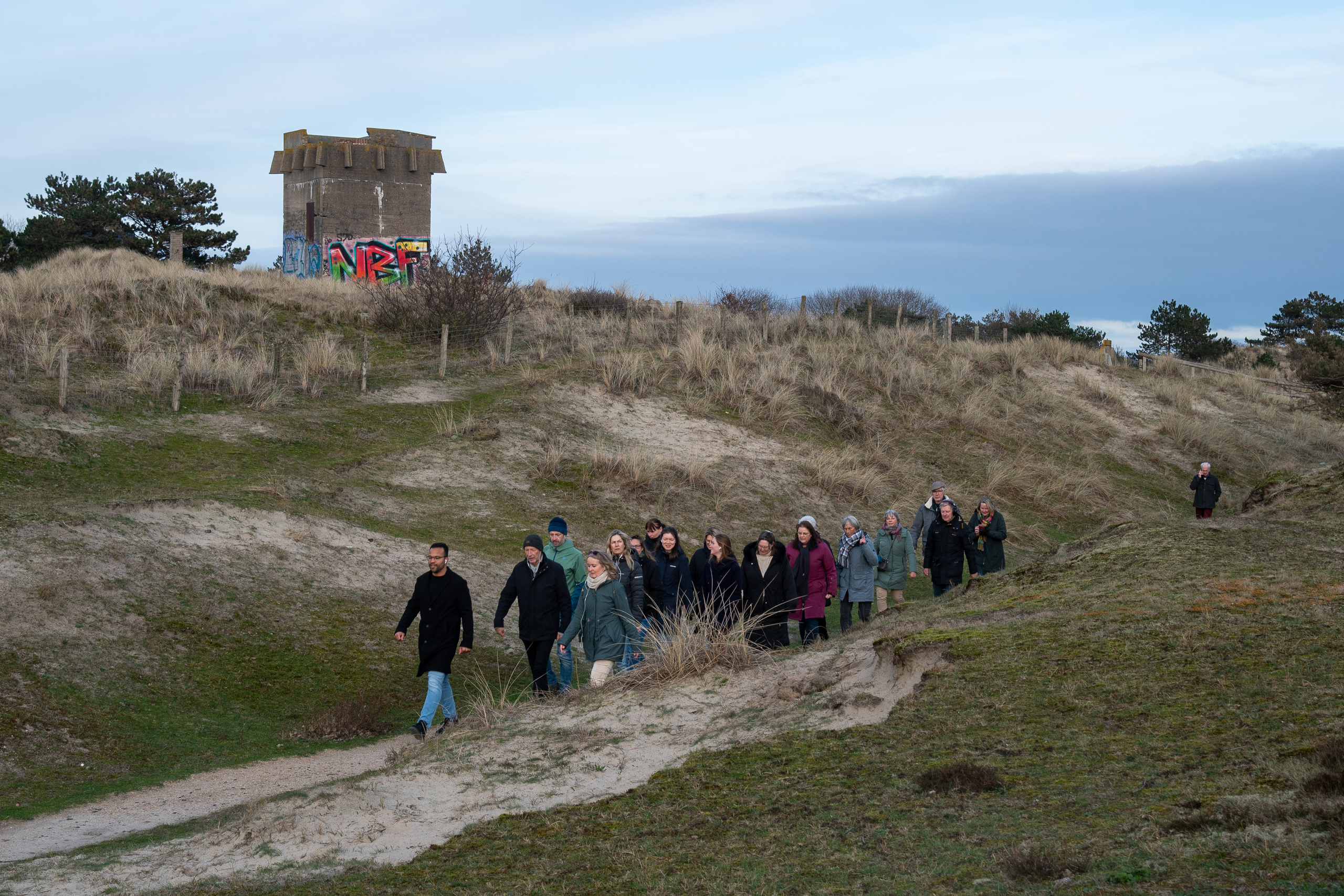 Groep wandelt Podwalk 4
